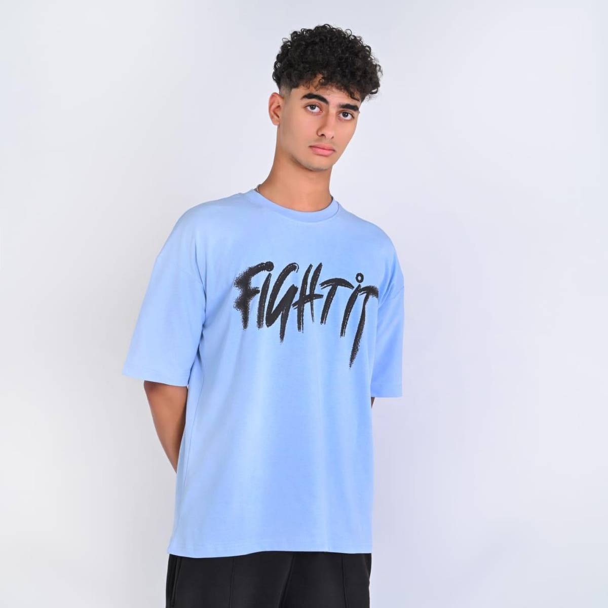 تيشيرت أزرق بطبعة Fight It